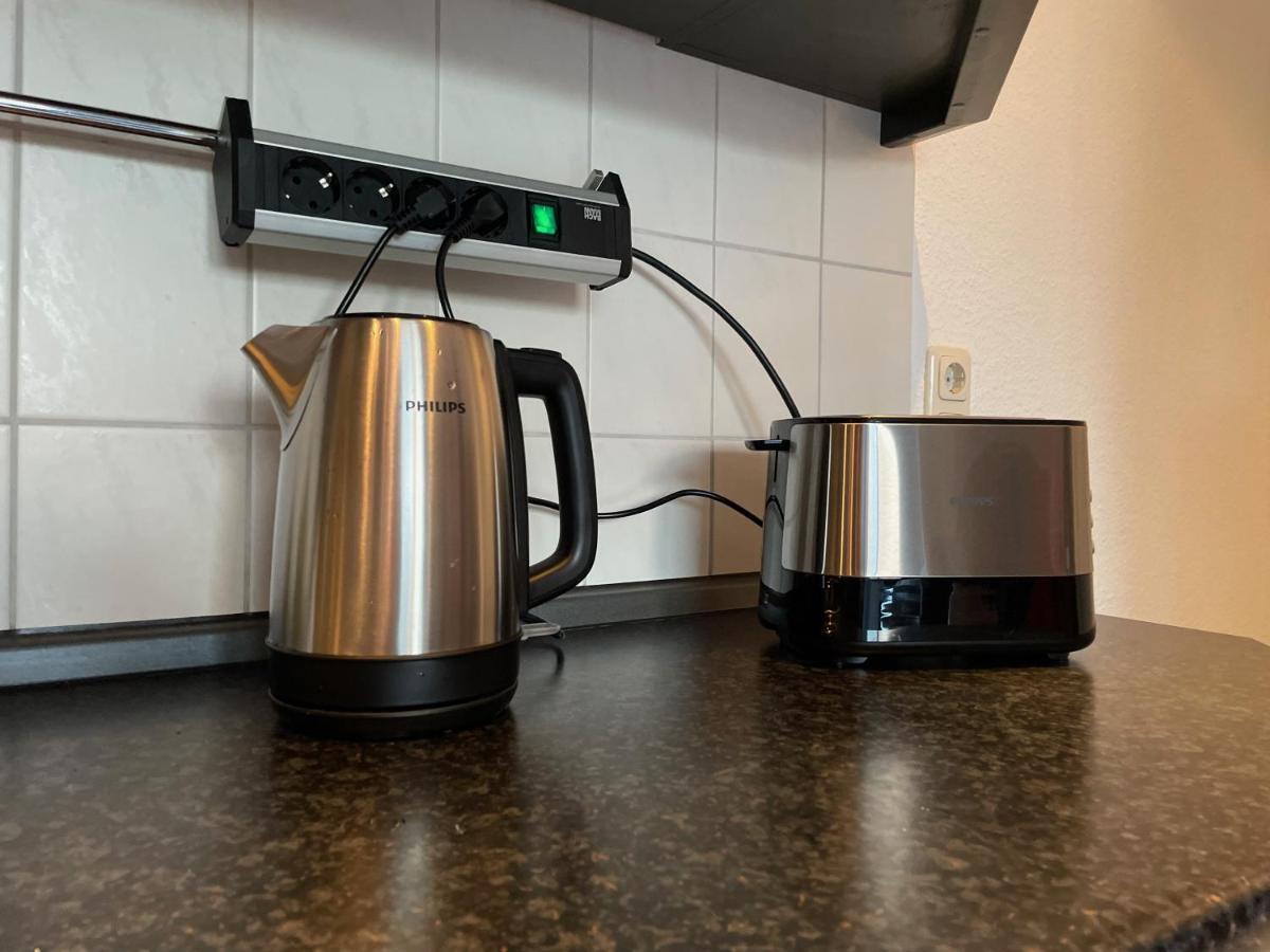 Purple Kitchen - Apartment Mit Grosser Wohnkueche ブレーマーハーフェン エクステリア 写真