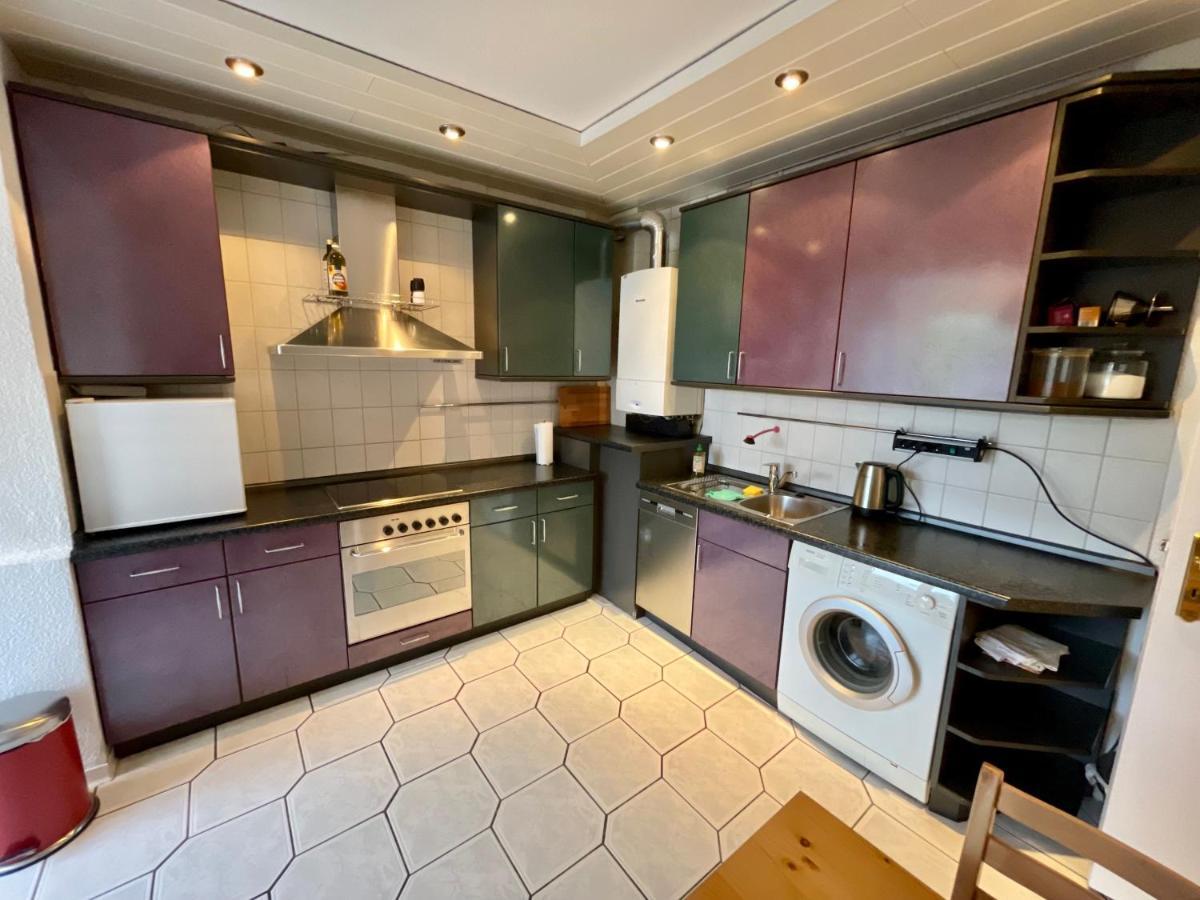 Purple Kitchen - Apartment Mit Grosser Wohnkueche ブレーマーハーフェン エクステリア 写真