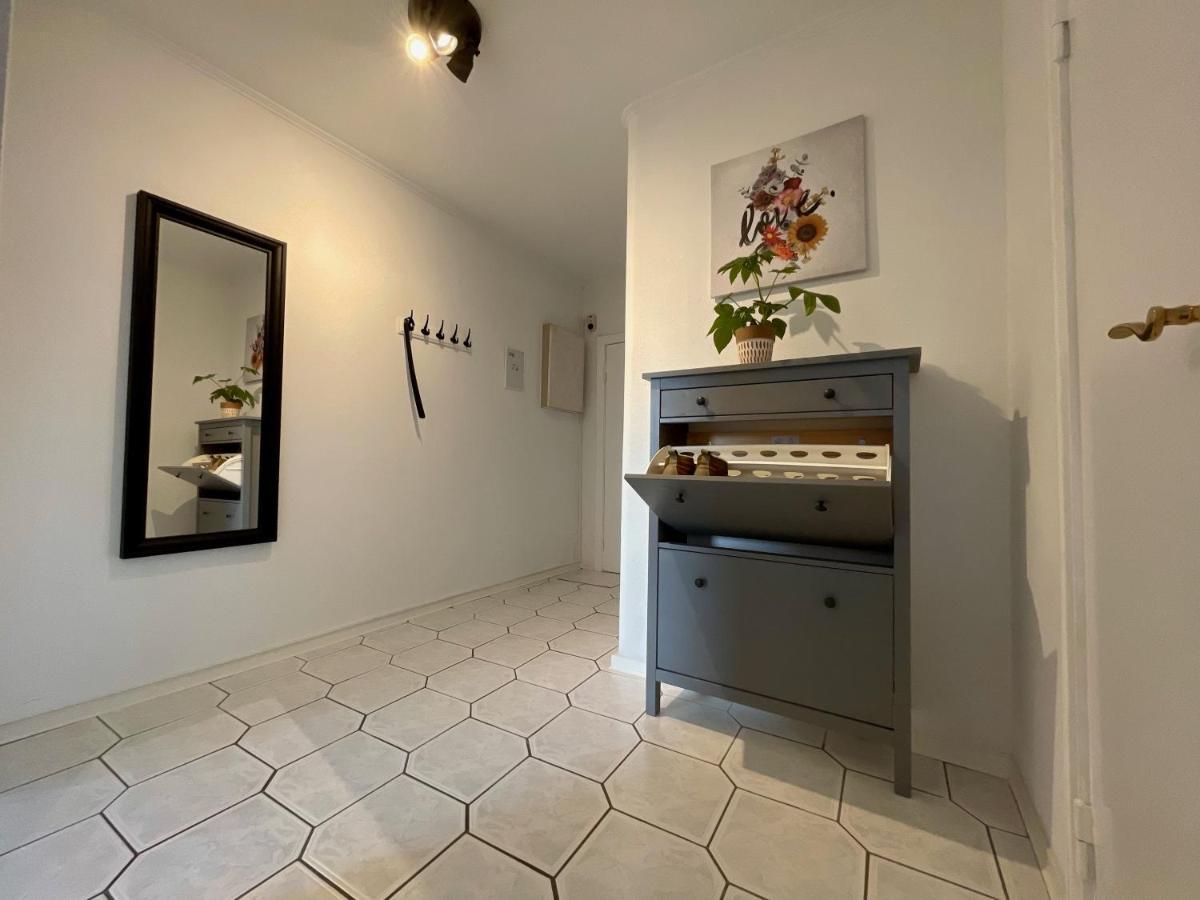 Purple Kitchen - Apartment Mit Grosser Wohnkueche ブレーマーハーフェン エクステリア 写真
