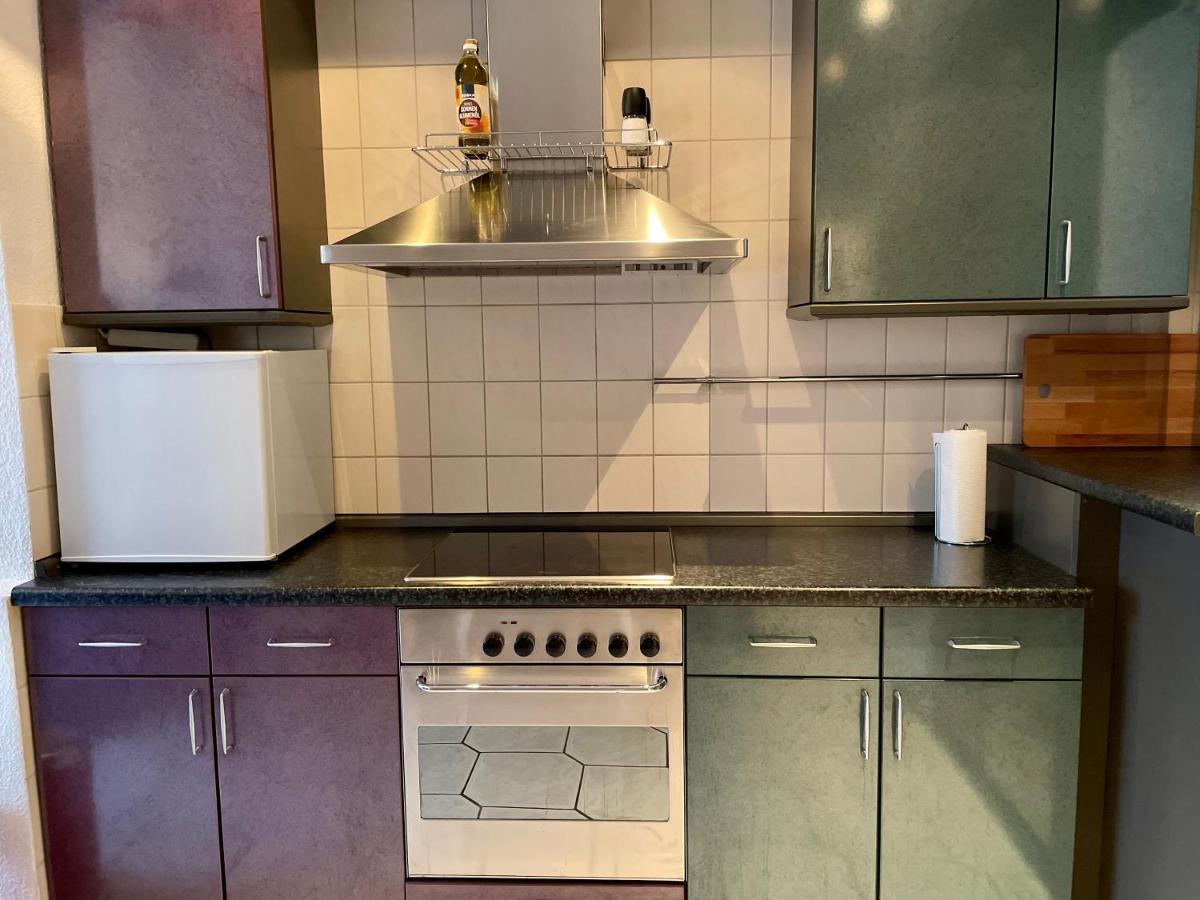 Purple Kitchen - Apartment Mit Grosser Wohnkueche ブレーマーハーフェン エクステリア 写真